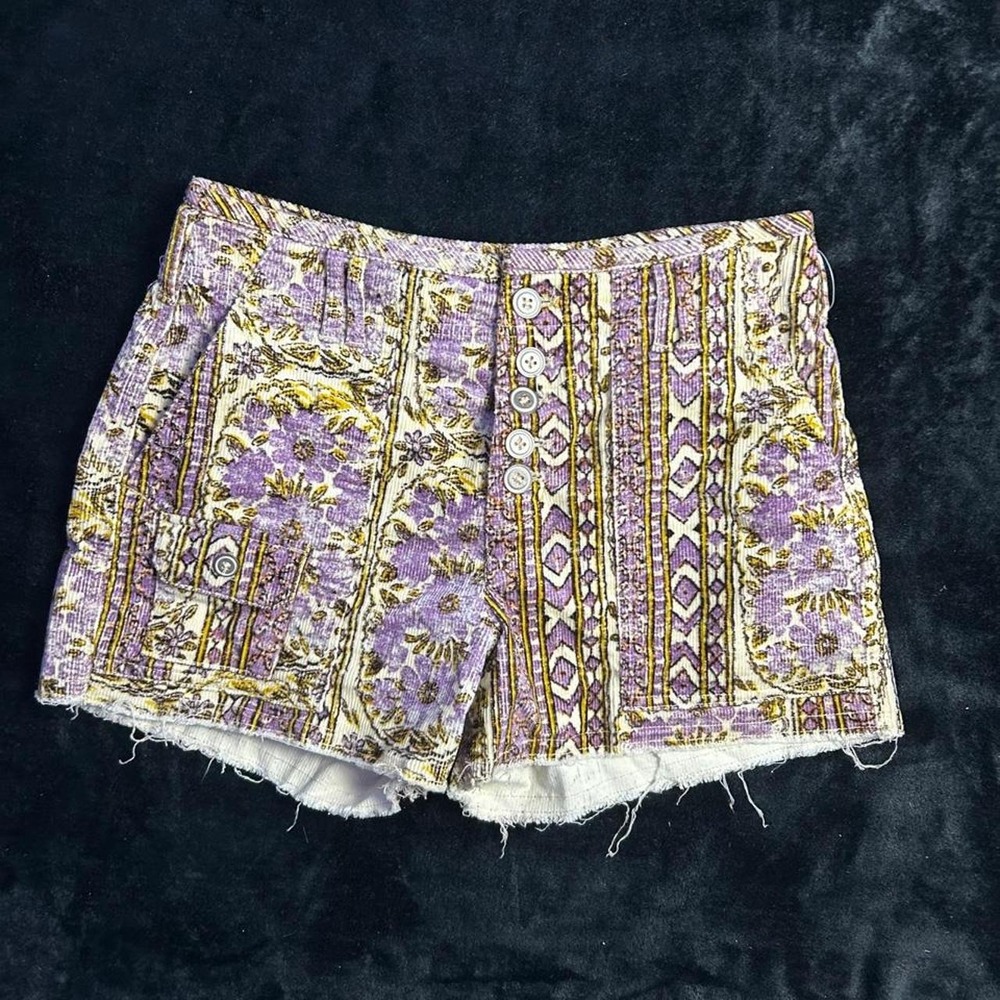 Pilcro the Wanderer Purple and gold geometric pattern shorts with button fly